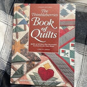 The Thimbleberries Book of Quilts by Lynette Jensen